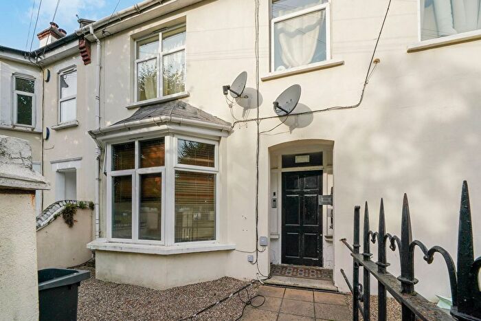 2 Bedroom Flat For Sale In Sydenham Road, Croydon, CR0