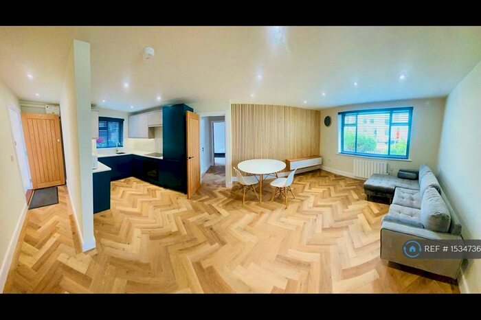 2 Bedroom Flat To Rent In Alexandra Court, Leamington Spa, CV31