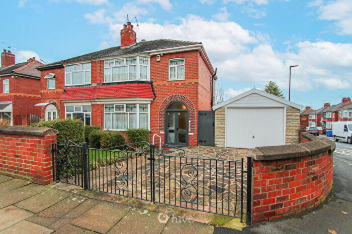 3 Bedroom Semi Detached House For Sale In Low Road, Balby, Doncaster, DN4