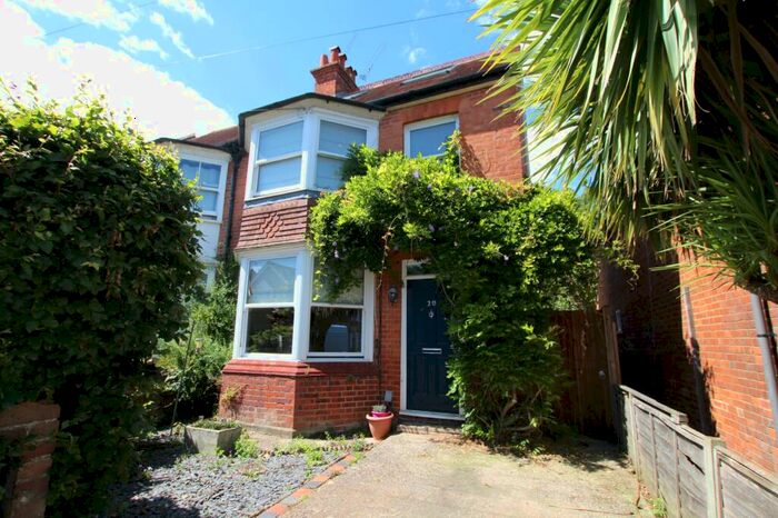 4 Bedroom Semi-Detached House To Rent In Wescott Road, Wokingham, Berkshire, RG40