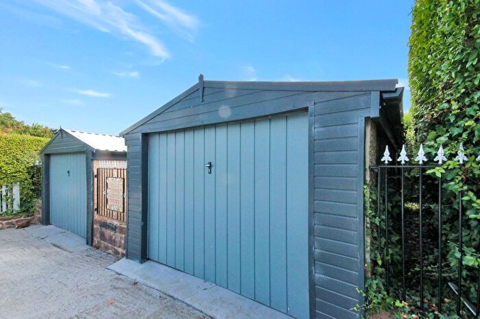 Garage / Parking To Rent In Summer Lane, Halton, Runcorn, WA7