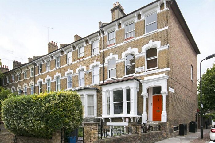 2 Bedroom Flat To Rent In Evering Road, Hackney, London, N16