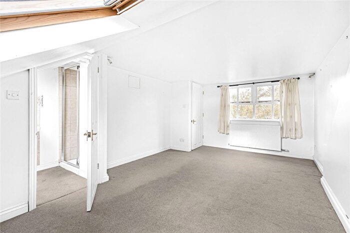 3 Bedroom Terraced House For Sale In Sunningwell Road, New Hinksey, OX1