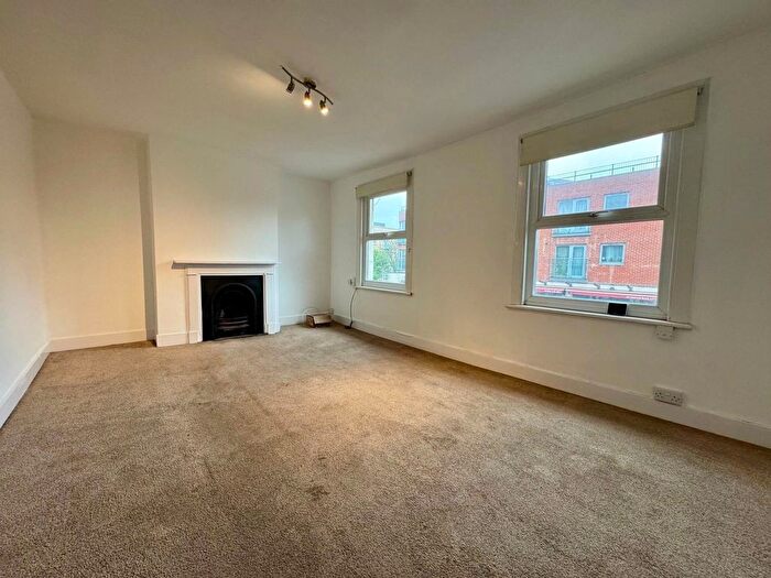 1 Bedroom Flat To Rent In Hersham Road, Walton-On-Thames, KT12