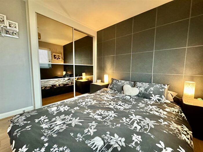 4 Bedroom Detached House For Sale In The Pastures, Royston, Barnsley, S71