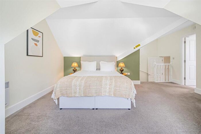 2 Bedroom House To Rent In Cathedral Road, Cardiff, CF11