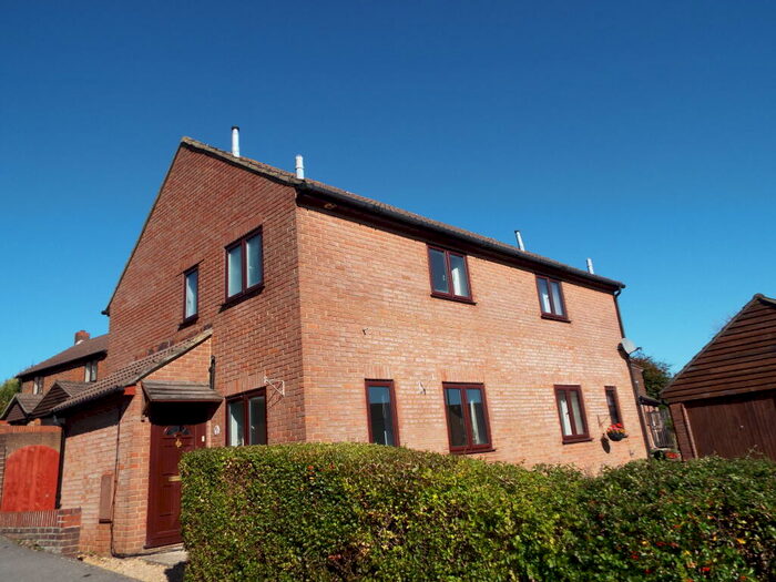 3 Bedroom Semi-Detached House To Rent In Lark Hill Rise, Winchester, SO22