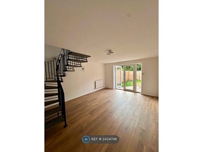 2 Bedroom End Of Terrace House To Rent In St. Pauls Close, Evesham, WR11