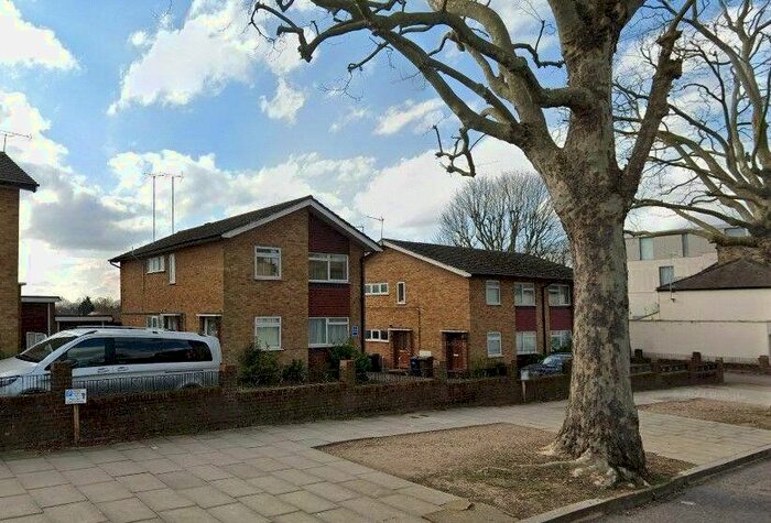 2 Bedroom Flat To Rent In Great North Road, East Finchley, N2