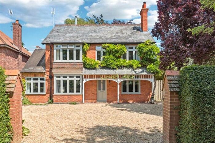 4 Bedroom Detached House For Sale In Grosvenor Road, Caversham, Reading, RG4