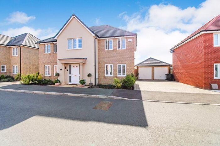 4 Bedroom Detached House For Sale In Lapwing Drive, Upper Caldecote, SG18
