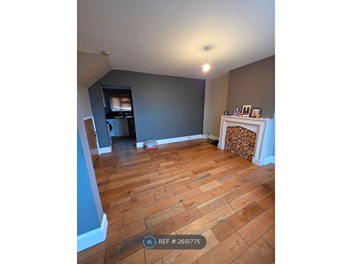 2 Bedroom Semi-Detached House To Rent In Lockyer Road, Purfleet, RM19