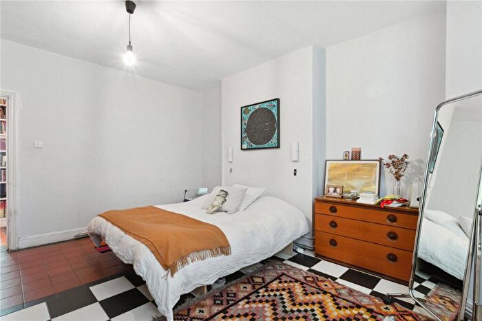 2 Bedroom Apartment To Rent In Highbury New Park, Highbury, N5