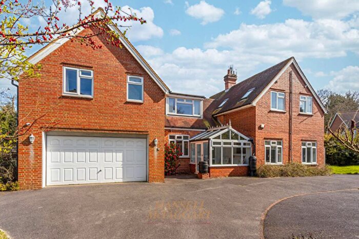 4 Bedroom Detached House For Sale In Beacon Rise, East Grinstead, RH19