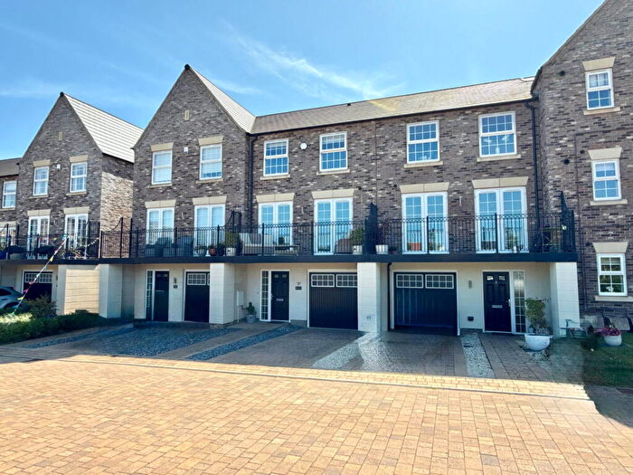 4 Bedroom Terraced House For Sale In Montagu Crescent, Wetherby, LS22