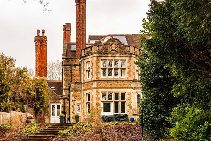 5 Bedroom Terraced House For Sale In Gatton Road, Reigate, RH2