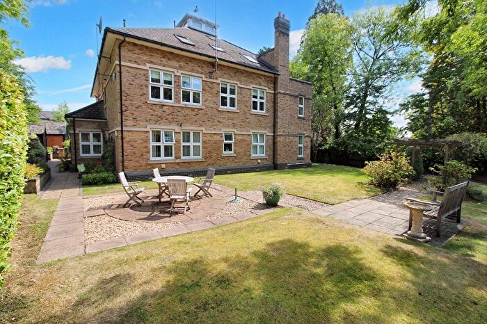 3 Bedroom Flat For Sale In Beechwood Mansions, Hazlemere, HP15