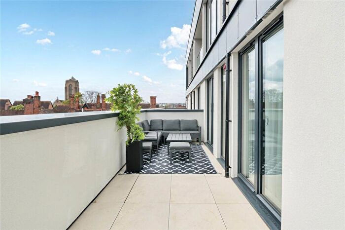 2 Bedroom Apartment For Sale In Burnhill Road, Beckenham, BR3