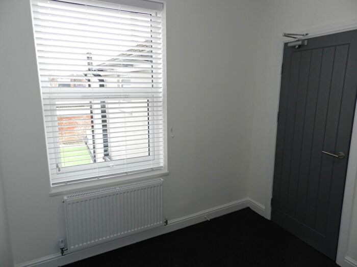 2 Bedroom Flat To Rent In Clarke Road, Northampton, Northamptonshire, NN1