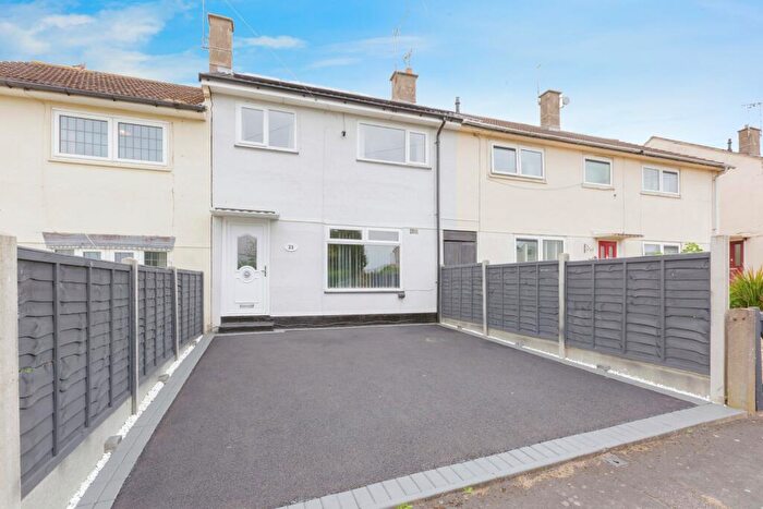 3 Bedroom Terraced House For Sale In Roborough Green, Leicester, Leicestershire, LE5