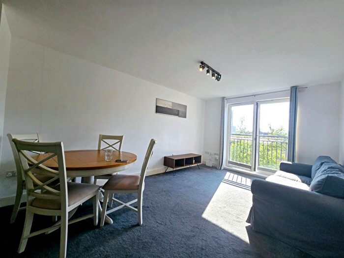 1 Bedroom Flat To Rent In Wealden House, Capulet Square, Bromley By Bow, E3