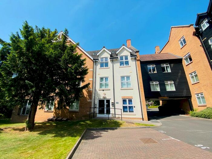 2 Bedroom Flat To Rent In Hermitage Court, Oadby, Leicester, LE2
