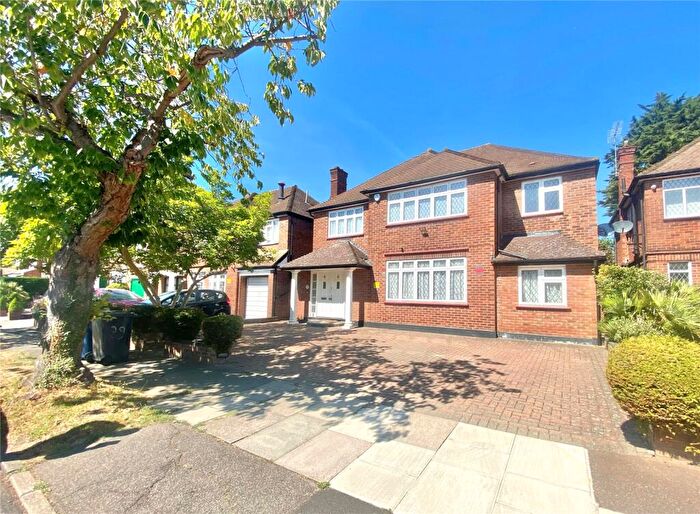 4 Bedroom Detached House To Rent In Brockley Avenue, Stanmore, HA7