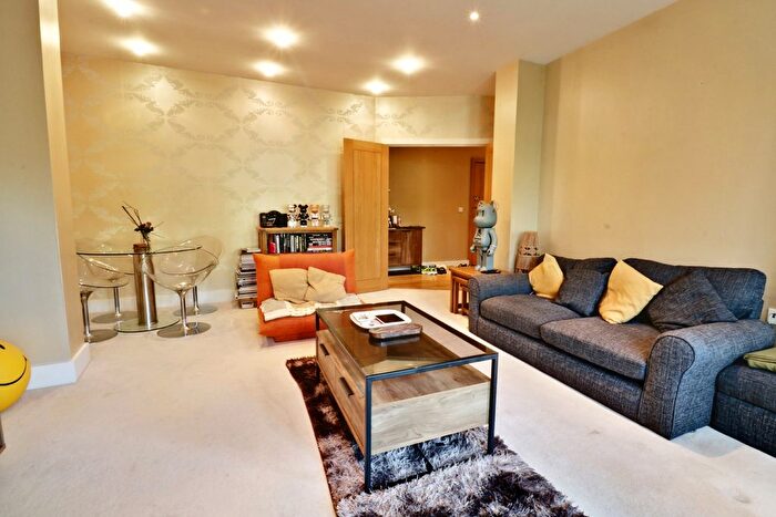 2 Bedroom Flat To Rent In Westerham Road, Keston, BR2