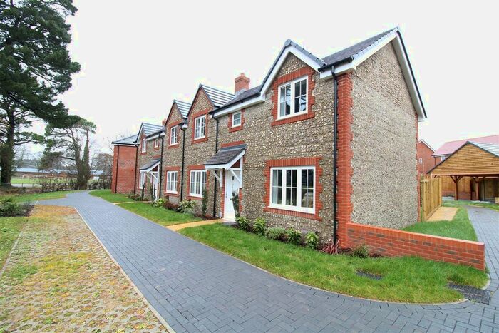 3 Bedroom Property To Rent In Billsborough Lane, Fontwell, Arun, BN18