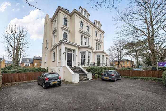 2 Bedroom Flat For Sale In Osborne Road, Windsor, SL4