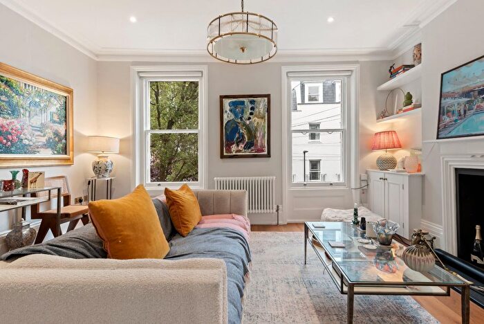 3 Bedroom Maisonette To Rent In Tyndale Terrace, Islington, N1