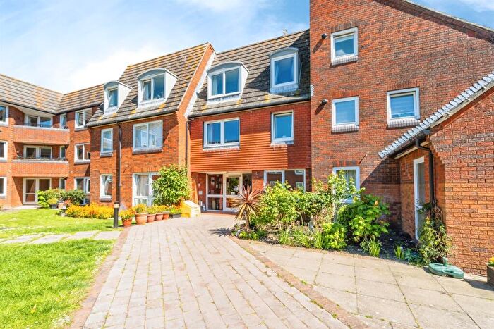 1 Bedroom Flat For Sale In Sylvan Way, Bognor Regis, PO21