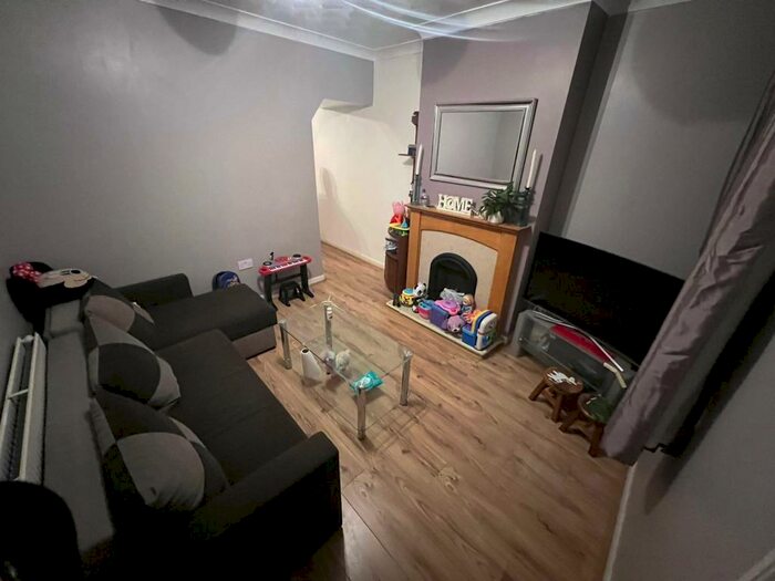 2 Bedroom House To Rent In Silver Road, Norwich, NR3