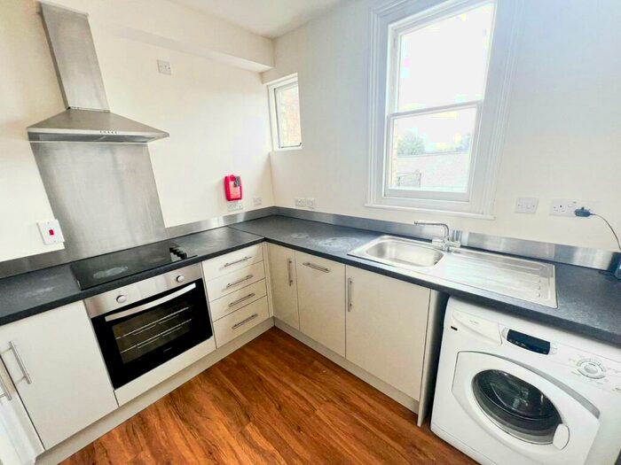 2 Bedroom Maisonette To Rent In Pearson Park, Hull, HU5