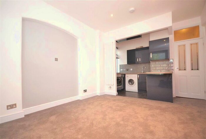 Studio To Rent In St Margarets Road, St Margarets, TW1