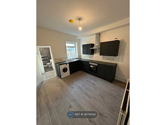 3 Bedroom End Of Terrace House To Rent In Woodhead Road, Sheffield, S2