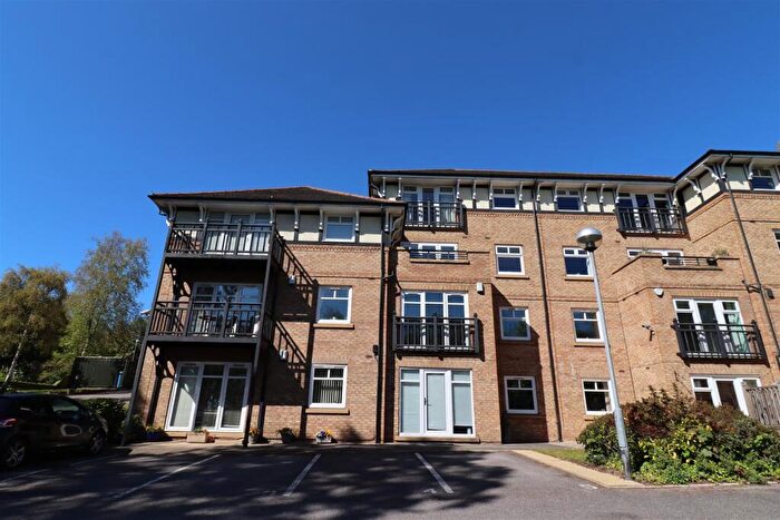 3 Bedroom Apartment For Sale In Hellyer Close, North Ferriby, HU14