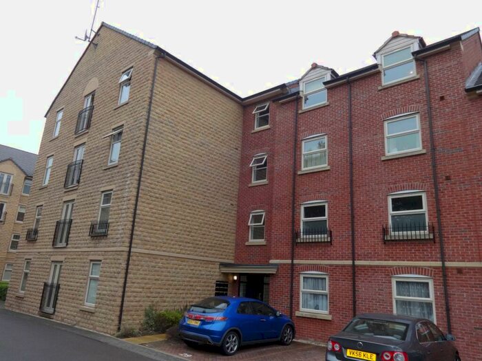 2 Bedroom Flat To Rent In Woodseats Mews, Sheffield, S8