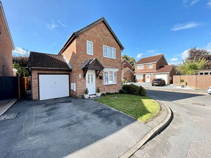 3 Bedroom Detached House For Sale In Godmanston Close, Poole, BH17