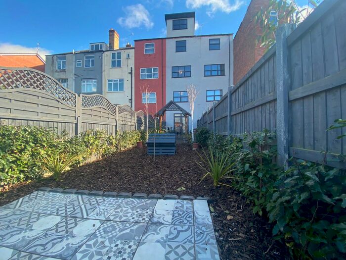 2 Bedroom Property To Rent In Lea Street, Kidderminster, DY10