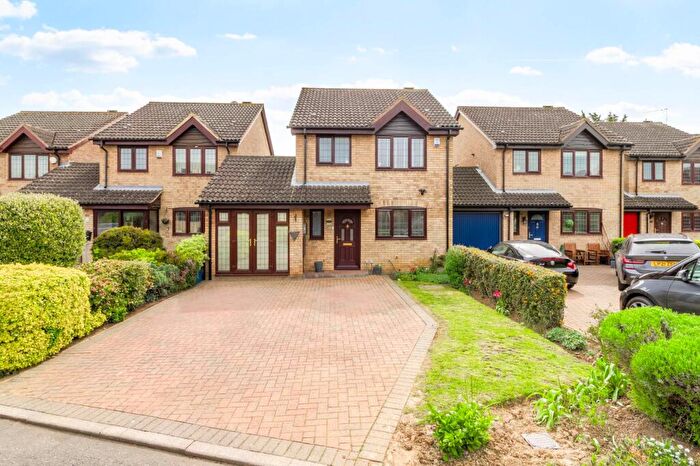 3 Bedroom Detached House For Sale In Flora Thompson Drive, Newport Pagnell, MK16