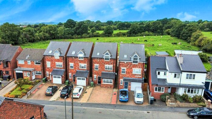 4 Bedroom Detached House For Sale In Bamford Place, Marehay, DE5
