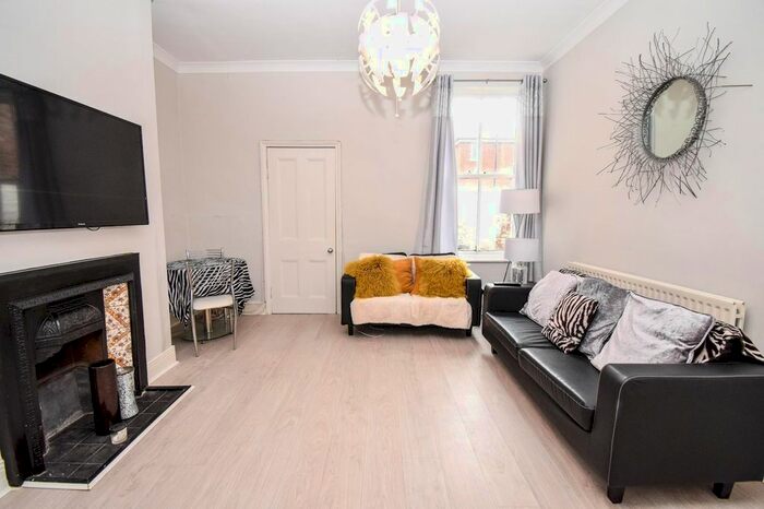 3 Bedroom Flat To Rent In Bayswater Road, Jesmond, Newcastle Upon Tyne, NE2