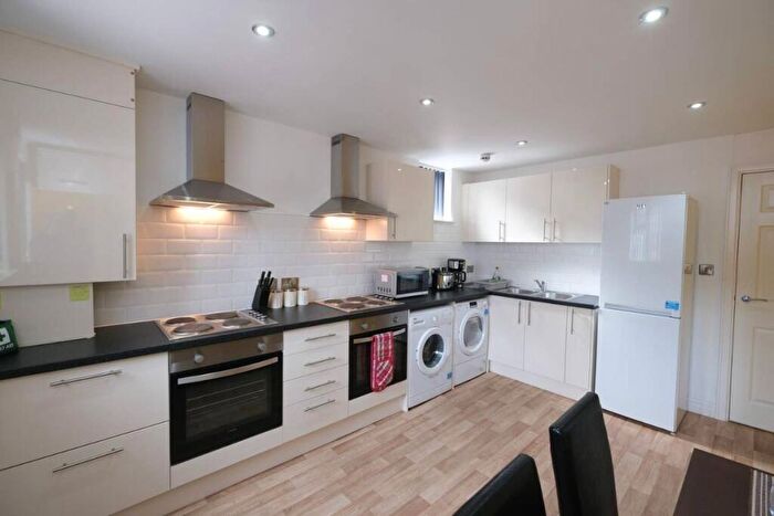 6 Bedroom Terraced House To Rent In Sheil Road, Liverpool, L6