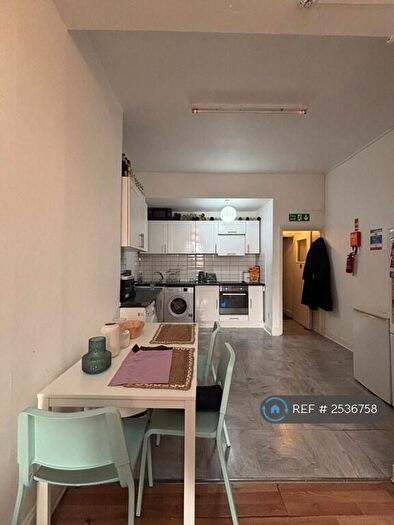 5 Bedroom Flat To Rent In St John Street, London, EC1V