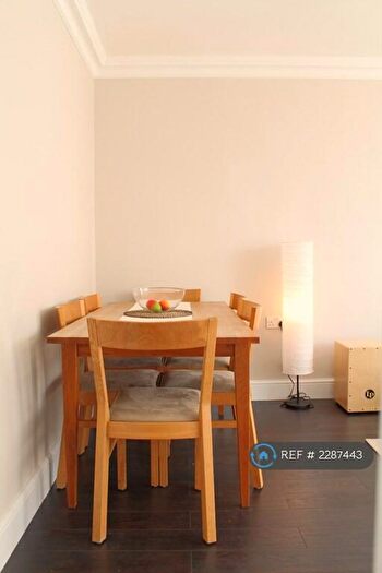 1 Bedroom Flat To Rent In St Helena Road, London, SE16