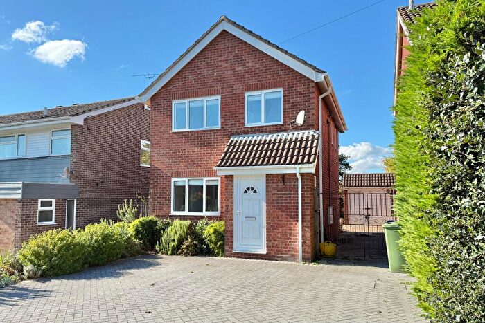 3 Bedroom Detached House For Sale In Romford Road, Warsash, SO31