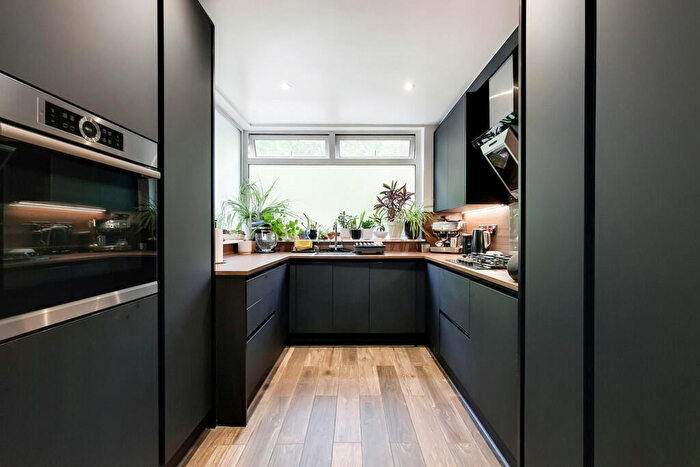 3 Bedroom Apartment For Sale In St. John's Way, N19