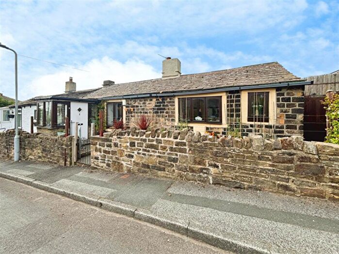1 Bedroom Cottage For Sale In Beck Hill, Bradford, BD6