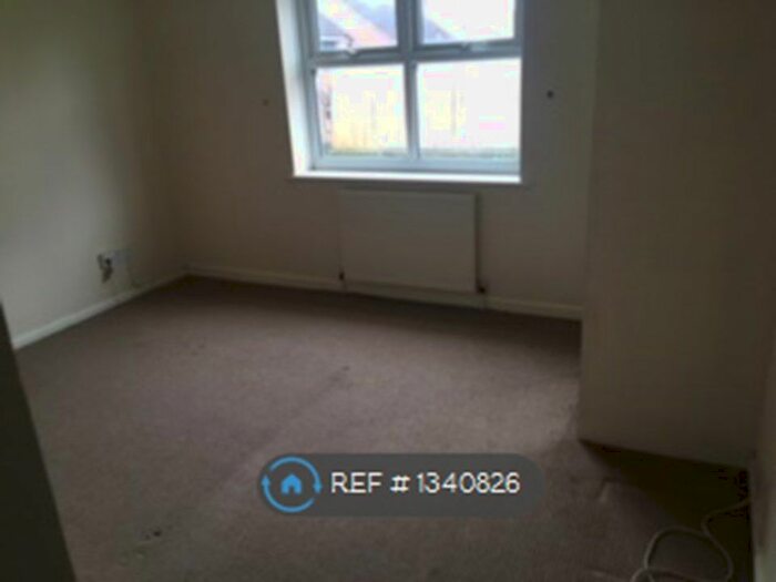 2 Bedroom Flat To Rent In Howden Way, Eastmoor, Wakefield, WF1